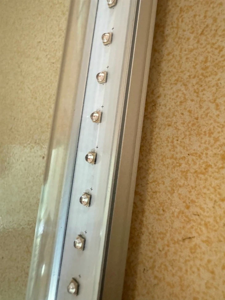 LED Tube UV 365 nm 120 cm 18 Watt Clear UV Radiation 365 nm